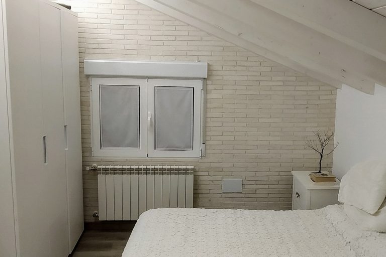 Plaqueta Manual Blanca Marfil Arenosa